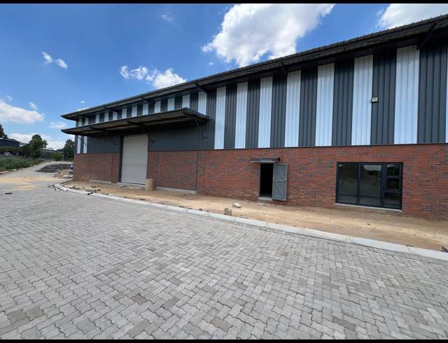 495M² WAREHOUSE TO LET IN LASER PARK